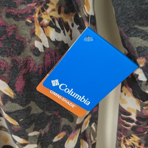 Columbia Omni-Shade Top Size Medium, NWT - Picture 2 of 12